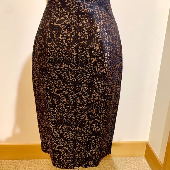 ⚜️NWOT‼️ Luxurious & Elegant Black and Gold Brocade Pencil Skirt - Sz 6 - Picture 7 of 14